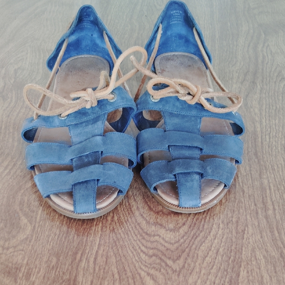 Sperry Navy Huraches . Size 9